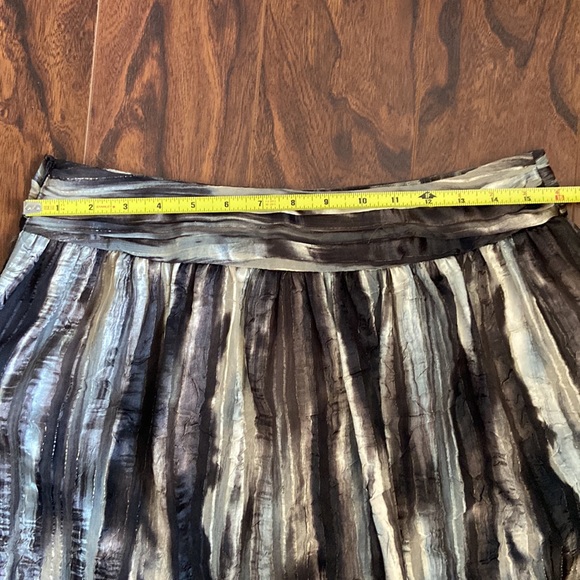 🆕 H&M skirt in size 10 - Picture 4 of 9